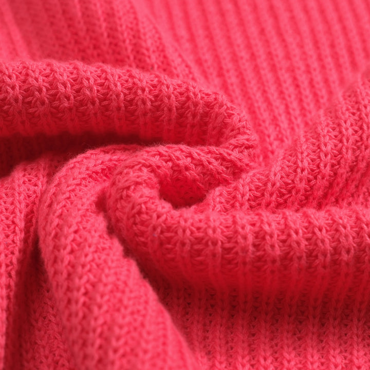 Rosröd pikétröja för män med V-ringad textur och känsla