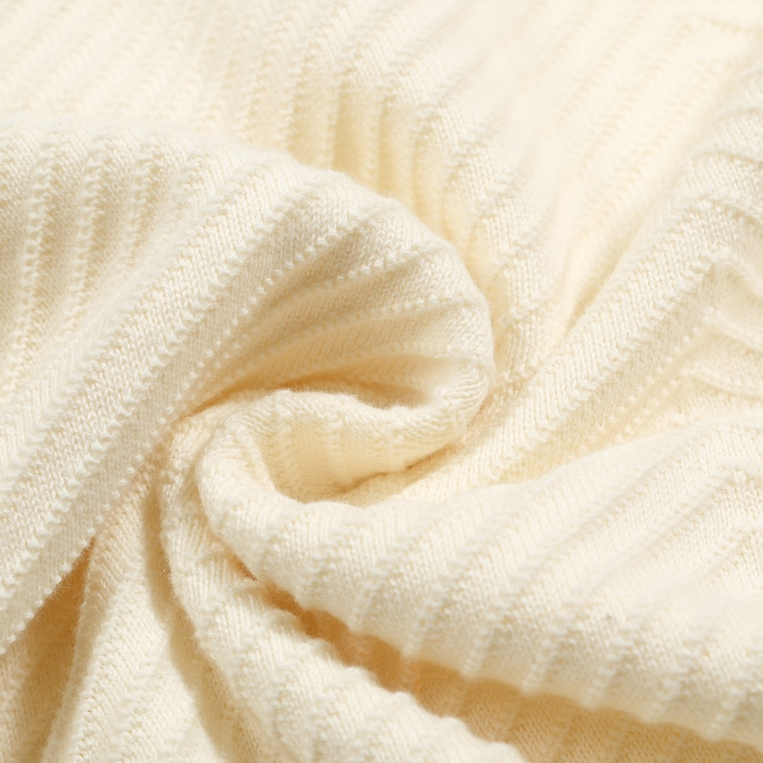 Polo de hombre de punto blanco textura albaricoque con cuello de pico