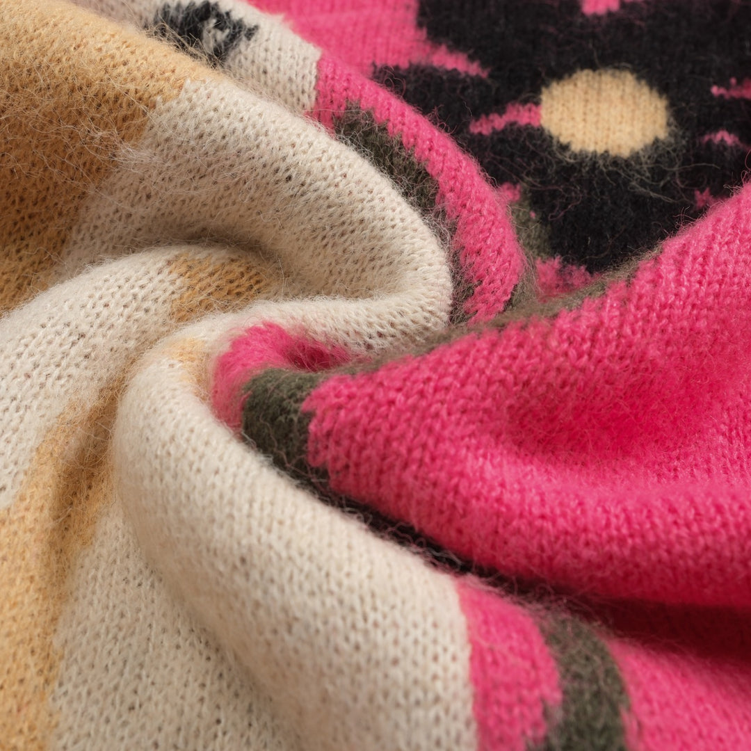 Damer i rosa, blommig jacquardstickad plysch