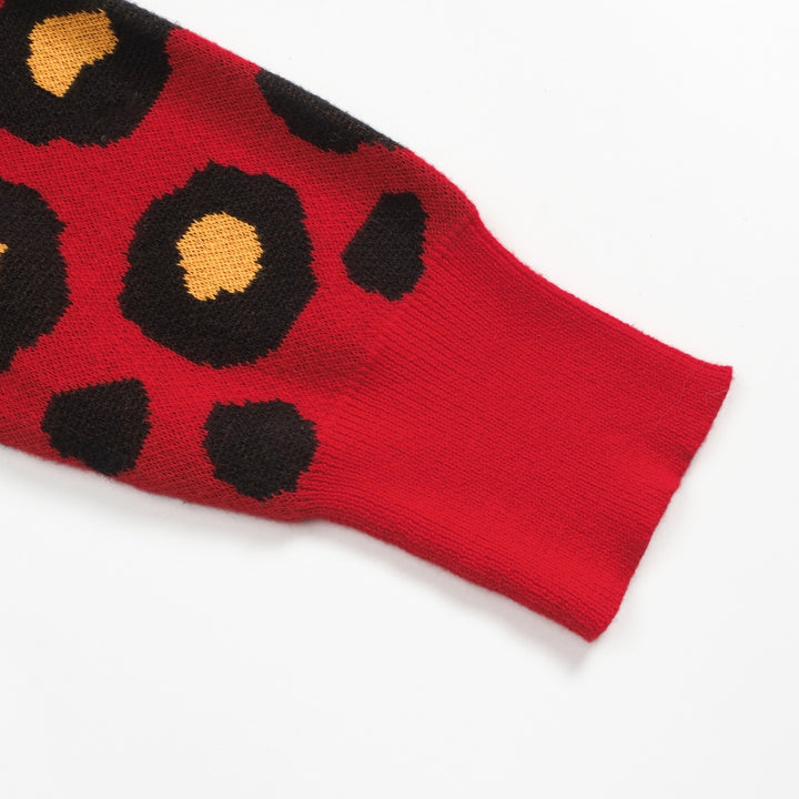 Rött leopardmönstrat retro stickat plagg för kvinnor
