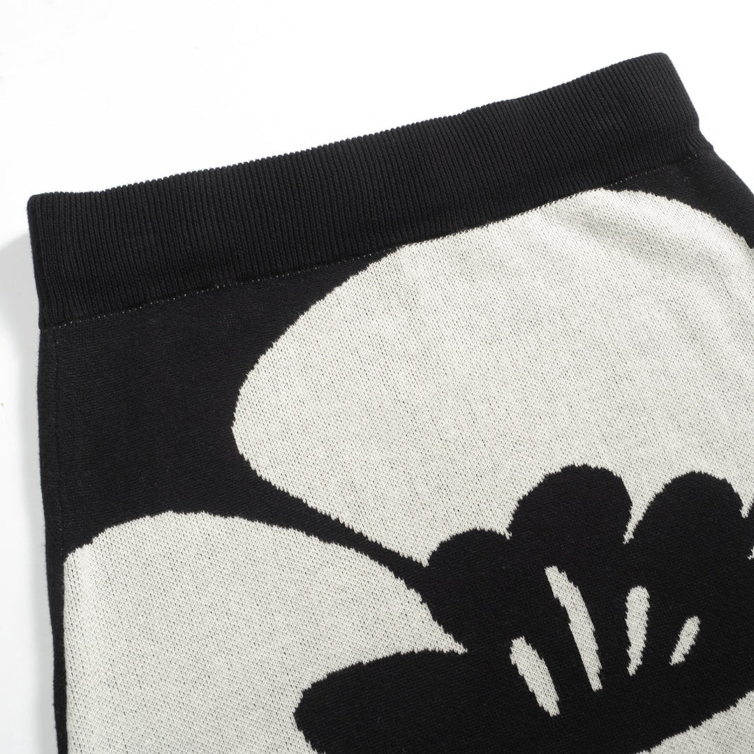 Saia feminina preta retrô floral estampada