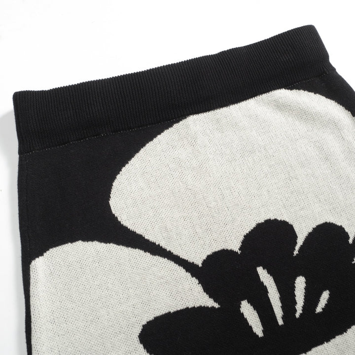 Saia feminina preta retrô floral estampada