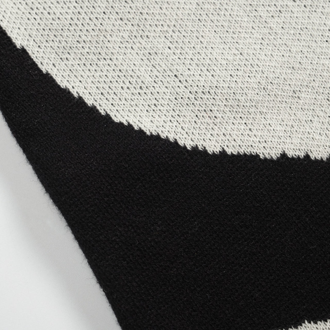 Saia feminina preta retrô floral estampada