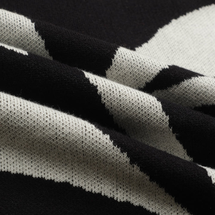 Saia feminina preta retrô floral estampada