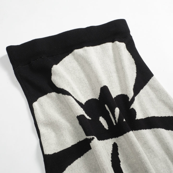 Saia feminina preta retrô floral estampada