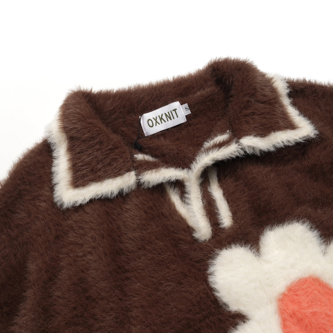 Polo de hombre con cuello de pico en punto felpa floral marrón