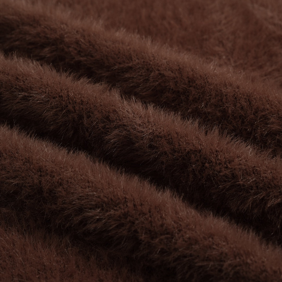 Polo de hombre con cuello de pico en punto felpa floral marrón