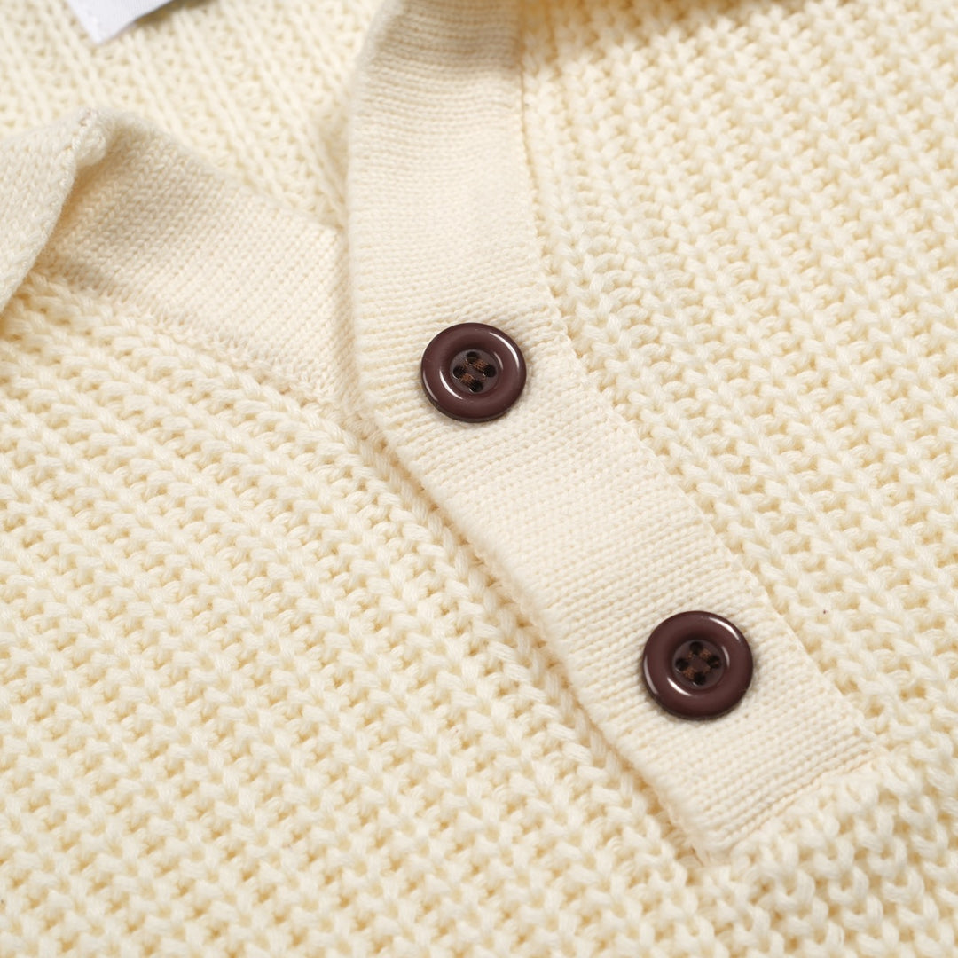 Camisa pólo retrô masculina verde com gola V e cor bloqueada