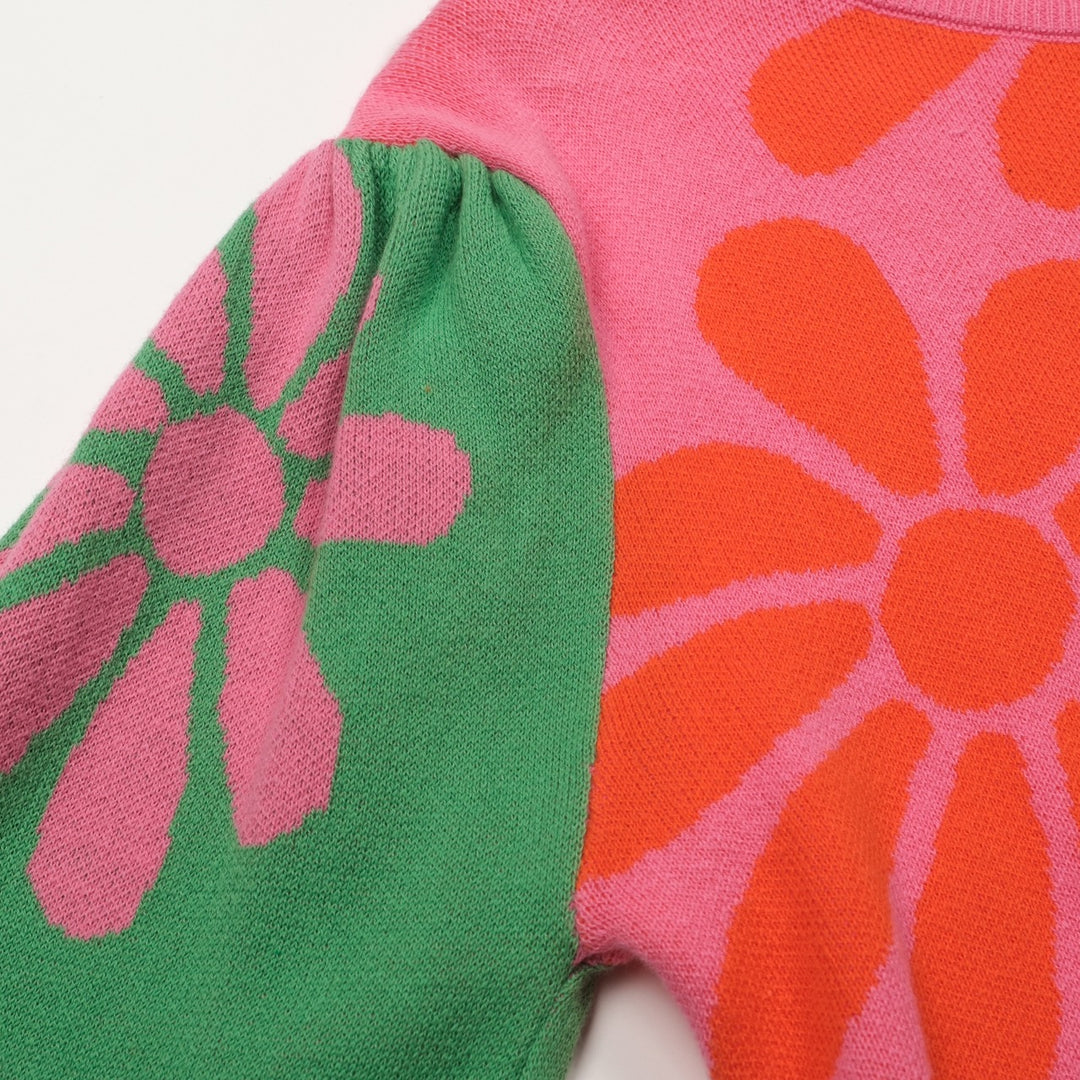 Kvinners flerfargede strikkevarer med blomsterbobleermer