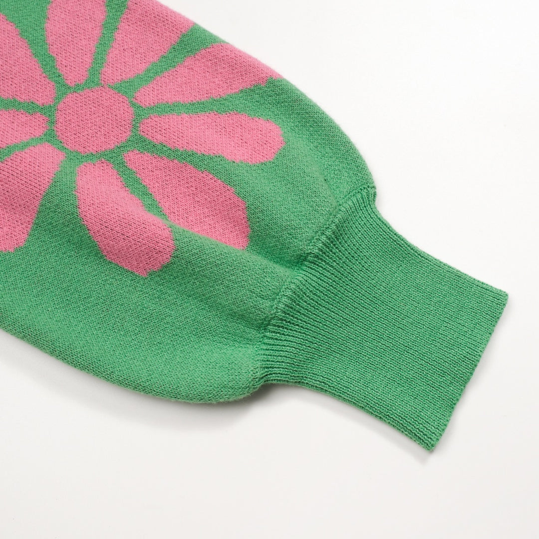 Kvinners flerfargede strikkevarer med blomsterbobleermer