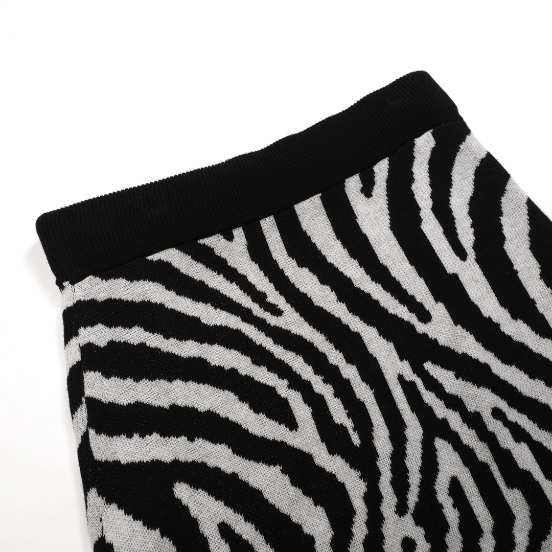 Women's black vintage striped small horse street fashion jacquard knit set