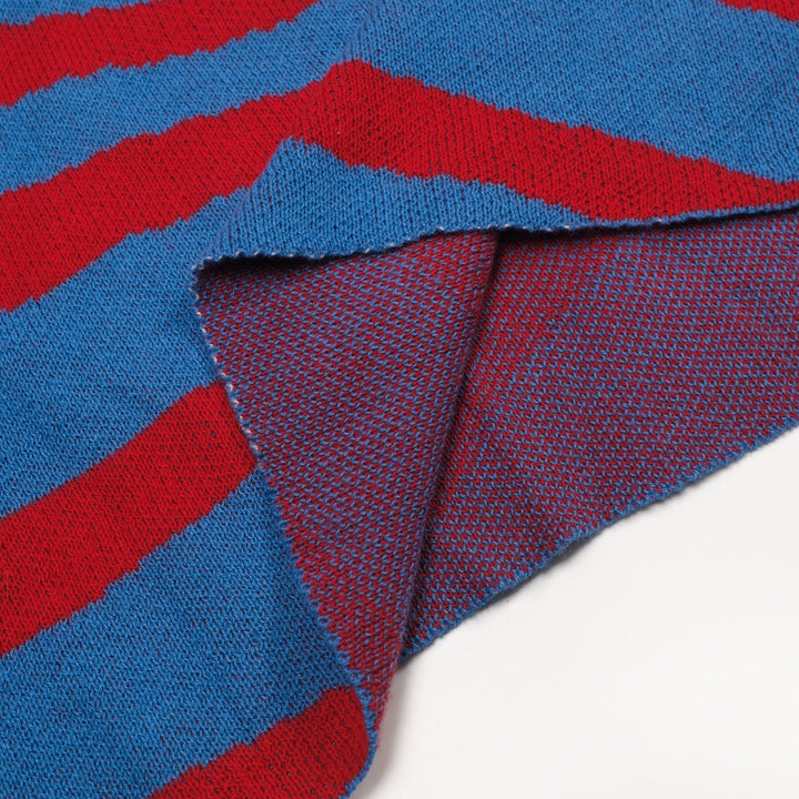 Stribet jakkesæt med broderet svaletop nederdel til kvinder