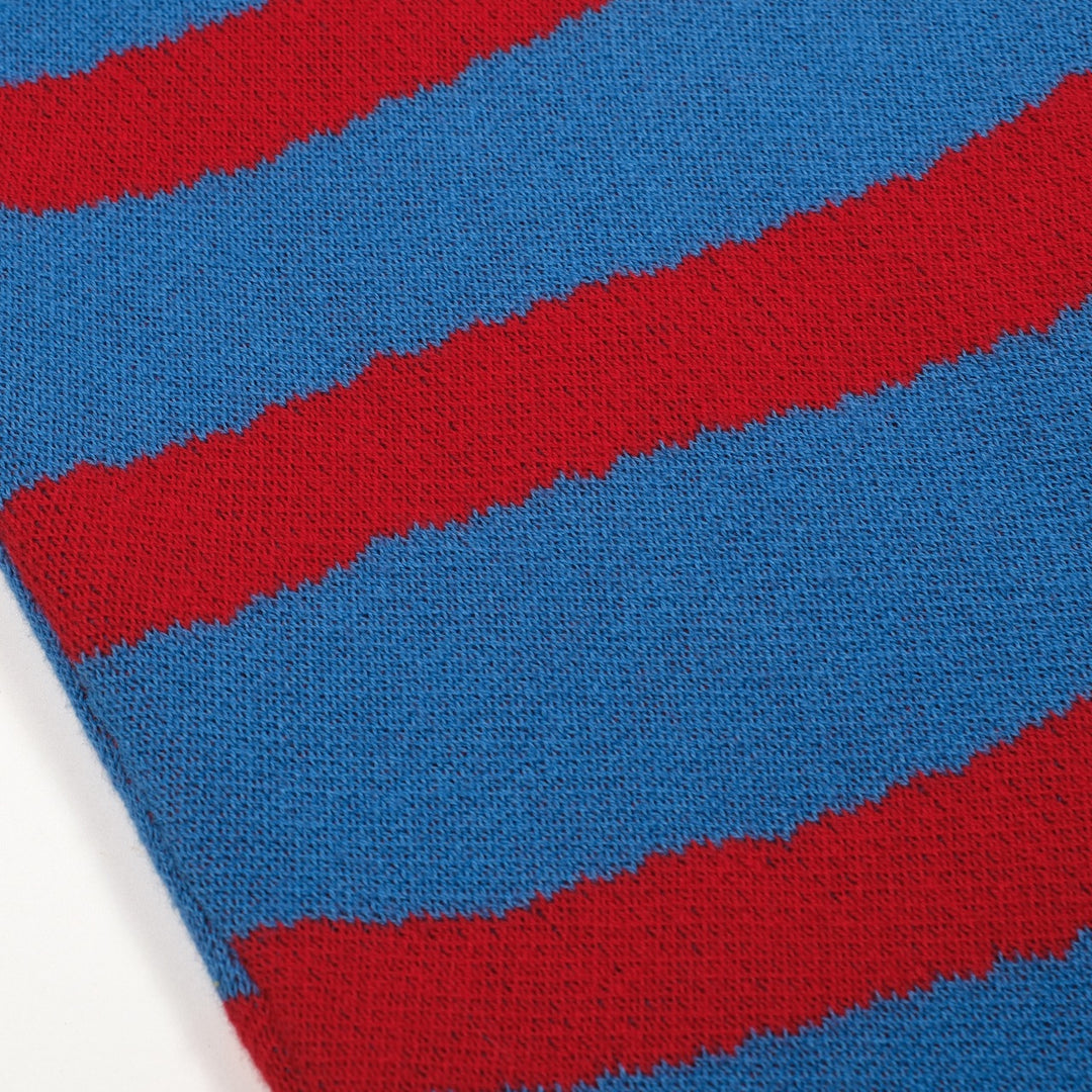 Stribet jakkesæt med broderet svaletop nederdel til kvinder