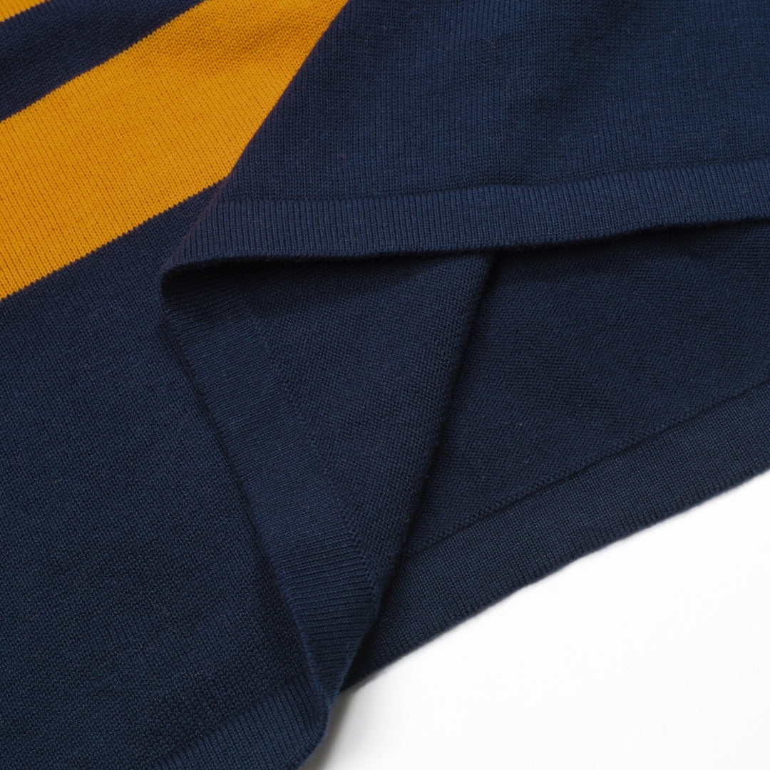 Terno feminino com saia de malha listrada azul escuro