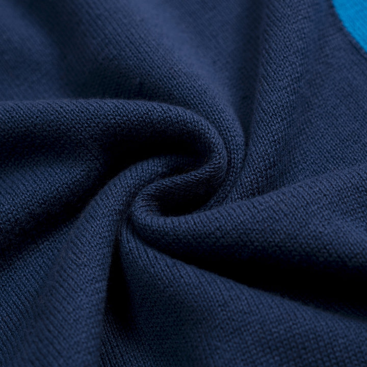 Donkerblauwe retro gebreide herenpolo met onregelmatige strepen