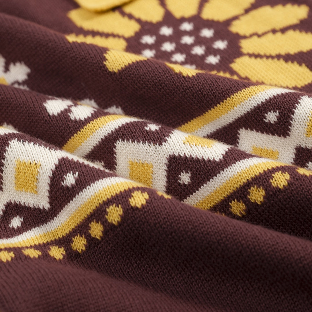 Bruine, retro grafische gebreide herenpolo met V-hals