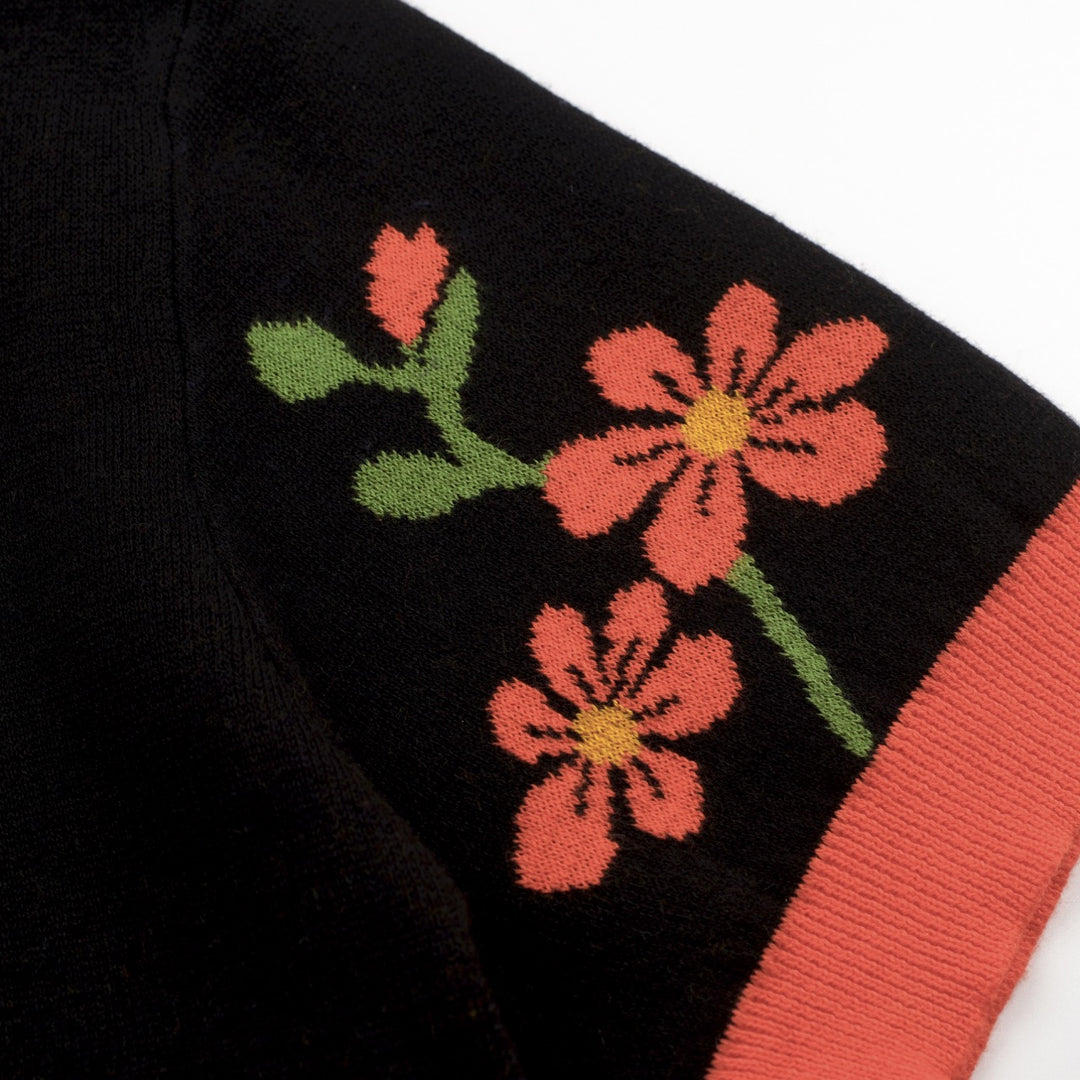 Klassiek jacquardgebreid T-shirt voor dames met zwart bloemenmotief