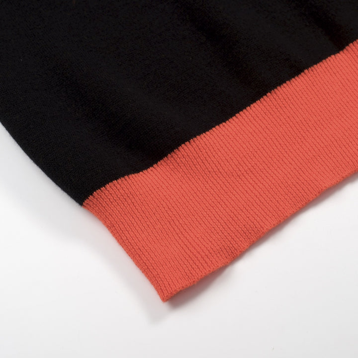 Klassiek jacquardgebreid T-shirt voor dames met zwart bloemenmotief