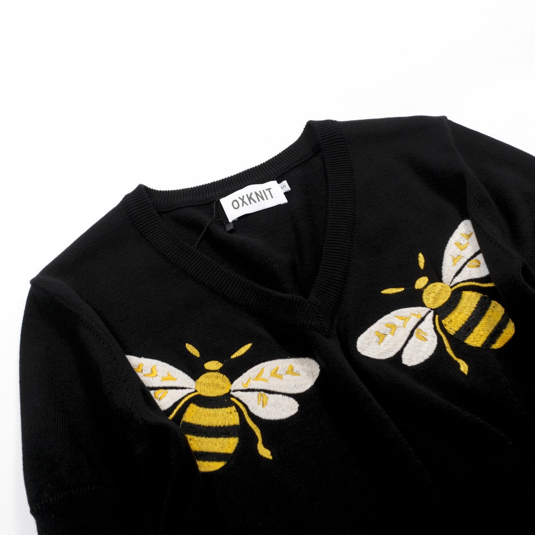 Women's black Bee embroidered vintage knit V-neck T-shirt