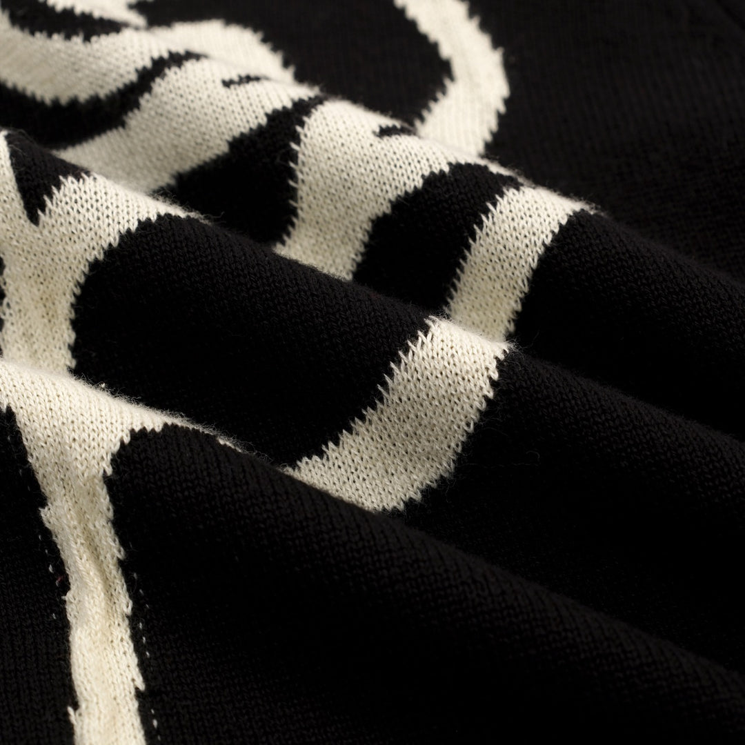 Women's Black Vintage Rose Artistic Jacquard Knit T-Shirt