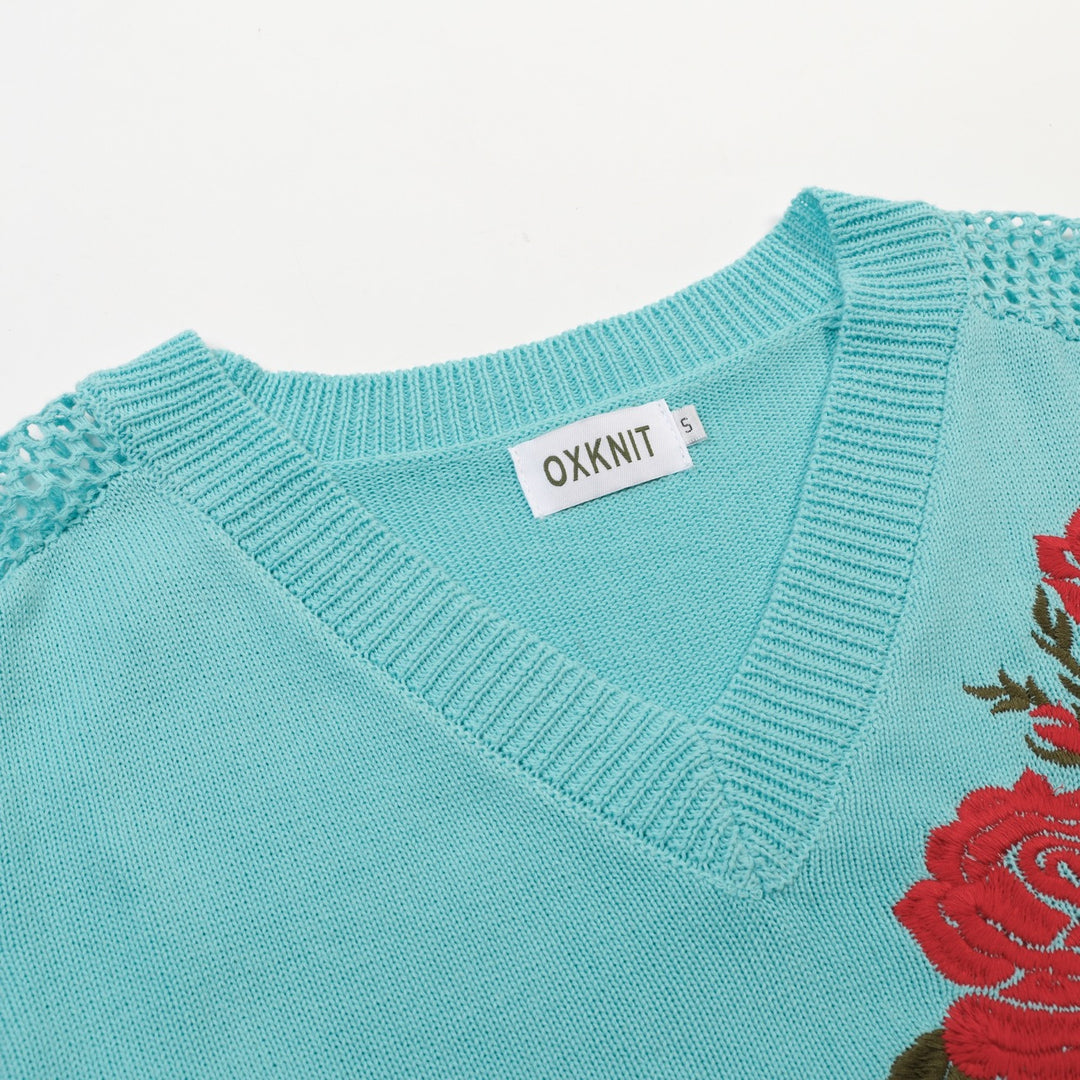 Mintgrön 1960-tals rosébroderad V-ringad T-shirt för kvinnor