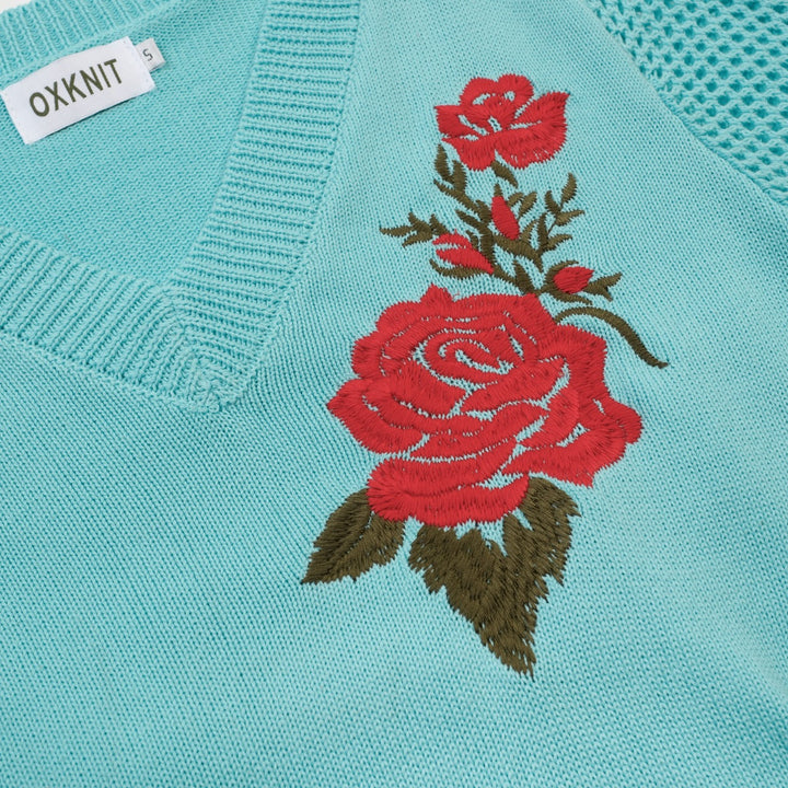 Mintgrön 1960-tals rosébroderad V-ringad T-shirt för kvinnor