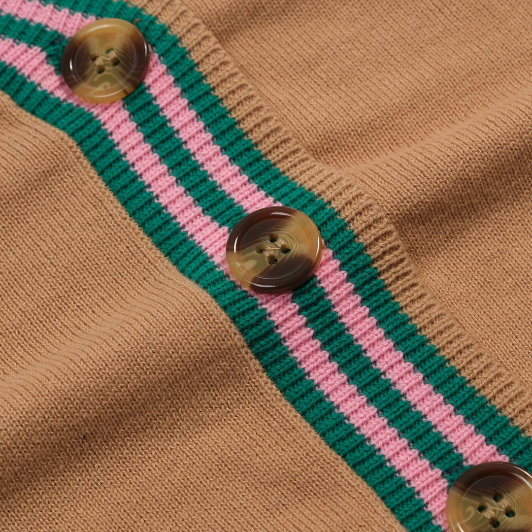 Kaki damesvest met retro-zomerse kokospalm en geborduurd lint in de taille