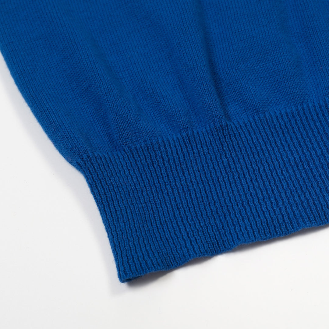 T-shirt en maille jacquard bleu rétro tropical à col en V pour femme