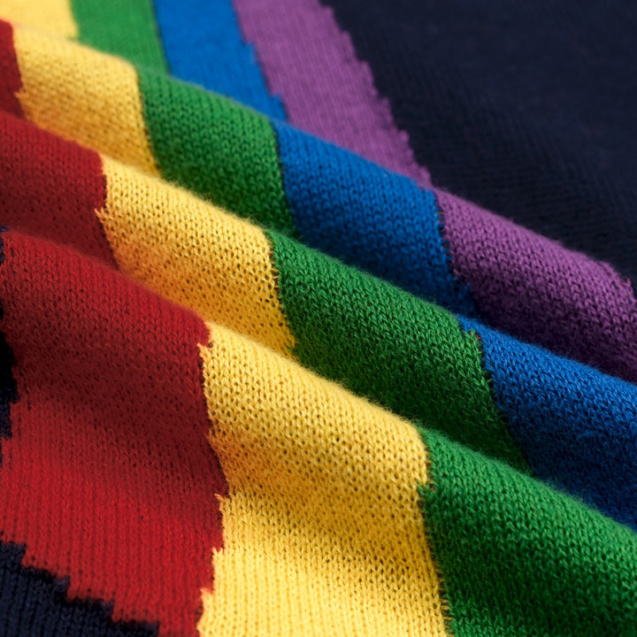 T-shirt tricoté rétro bleu foncé arc-en-ciel pour femme