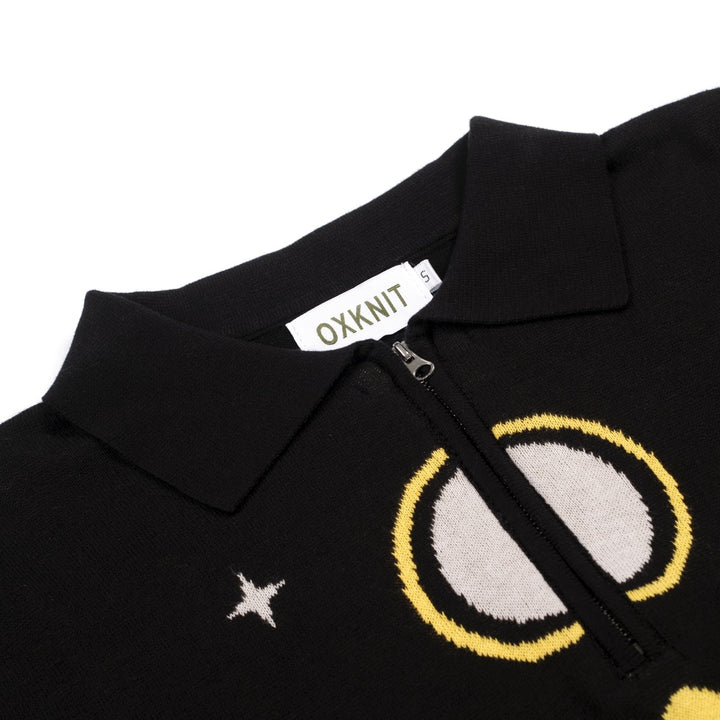 Ανδρικό Μαύρο Ρετρό Πλεκτό T-Shirt με Γιακά Polo, Φερμουάρ και Θεματική Πλανητών