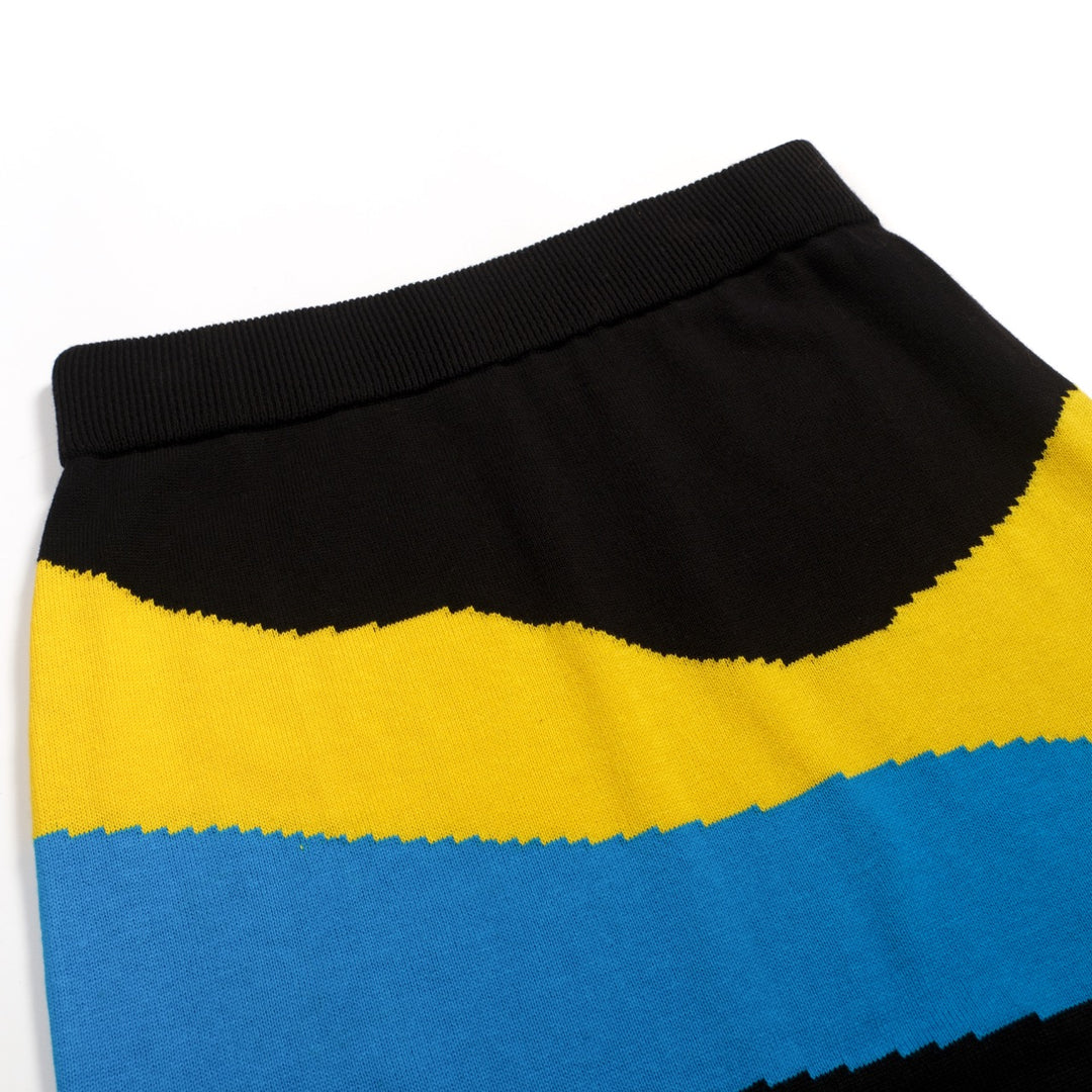 Conjunto de Vestido de Malha Preto Retro Ilustrado para Mulher