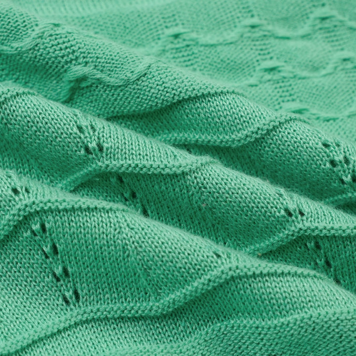 Maglietta Verde da Donna Anni '60 con Motivo Traforato Delicato e Scollo a V