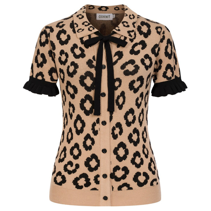 Polo de punto para mujer con lazo y estampado de leopardo pop art en color albaricoque