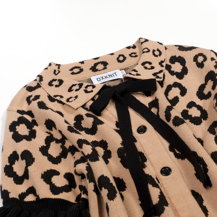 Polo de punto para mujer con lazo y estampado de leopardo pop art en color albaricoque