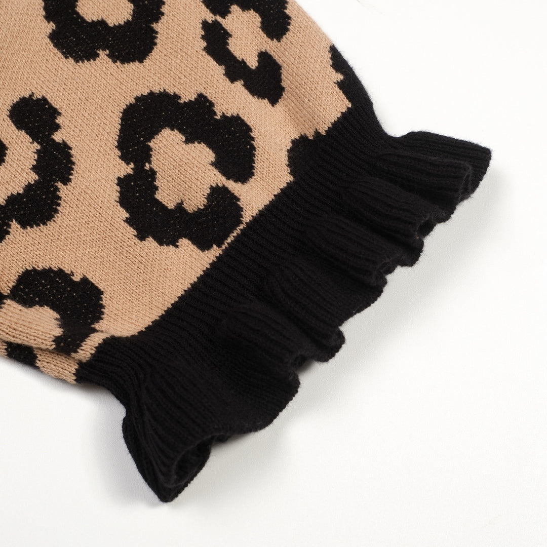Polo de punto para mujer con lazo y estampado de leopardo pop art en color albaricoque