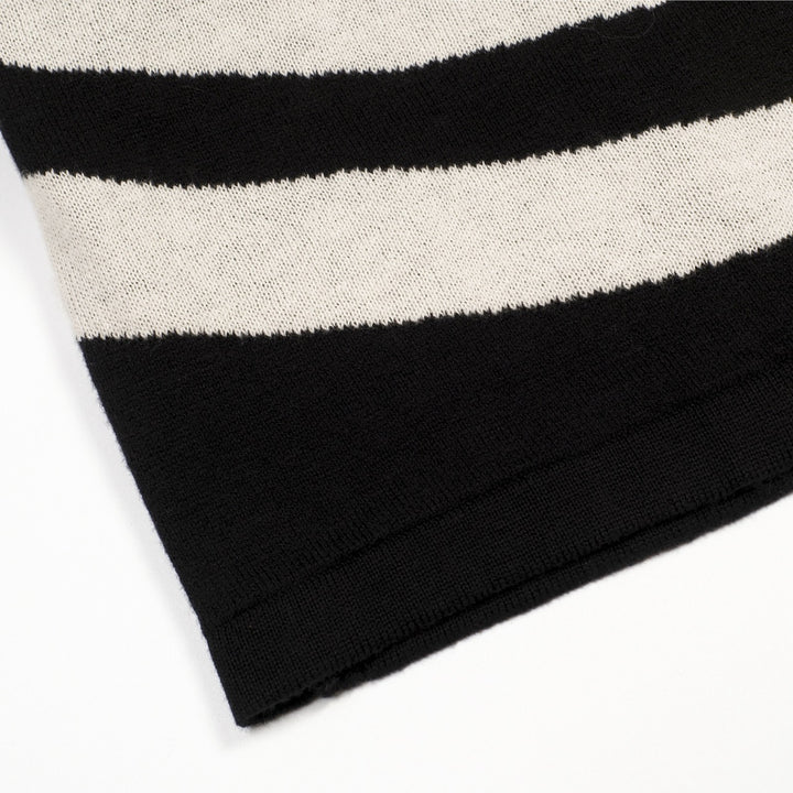 Women's Black Irregular Pattern Jacquard Short-Sleeve Pocket Knit Dress