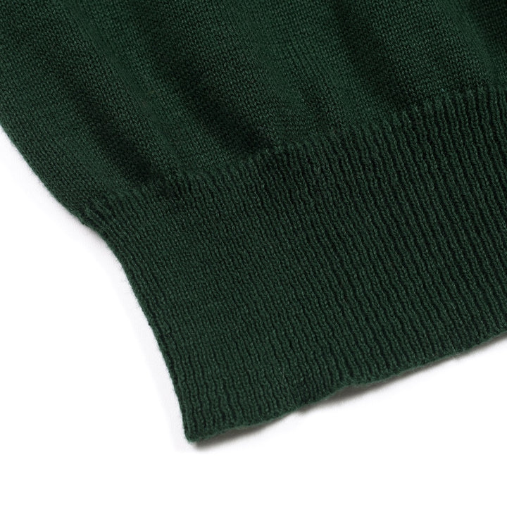 T-shirt en maille vert foncé pour femme avec rose romantique brodée et col à nouer
