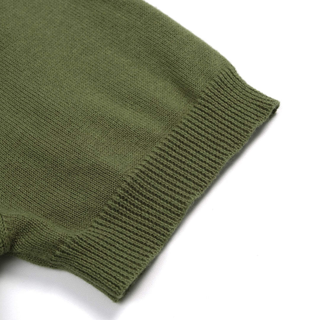 Herren Dunkelgrünes Minimalistisch Gestreiftes Strick-Poloshirt mit Kragen