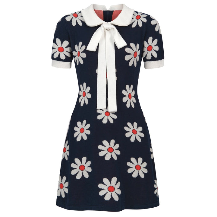 Robe tricotée bleu marine femme années 60 à col Claudine, marguerites, manches courtes et poches