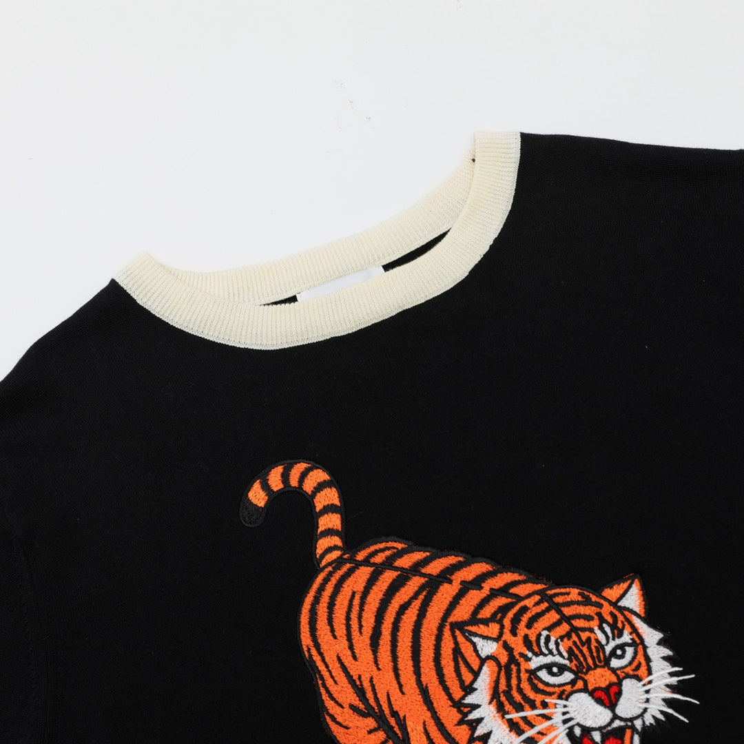 Men's Vintage Black Animal Embroidery Classic Knitwear