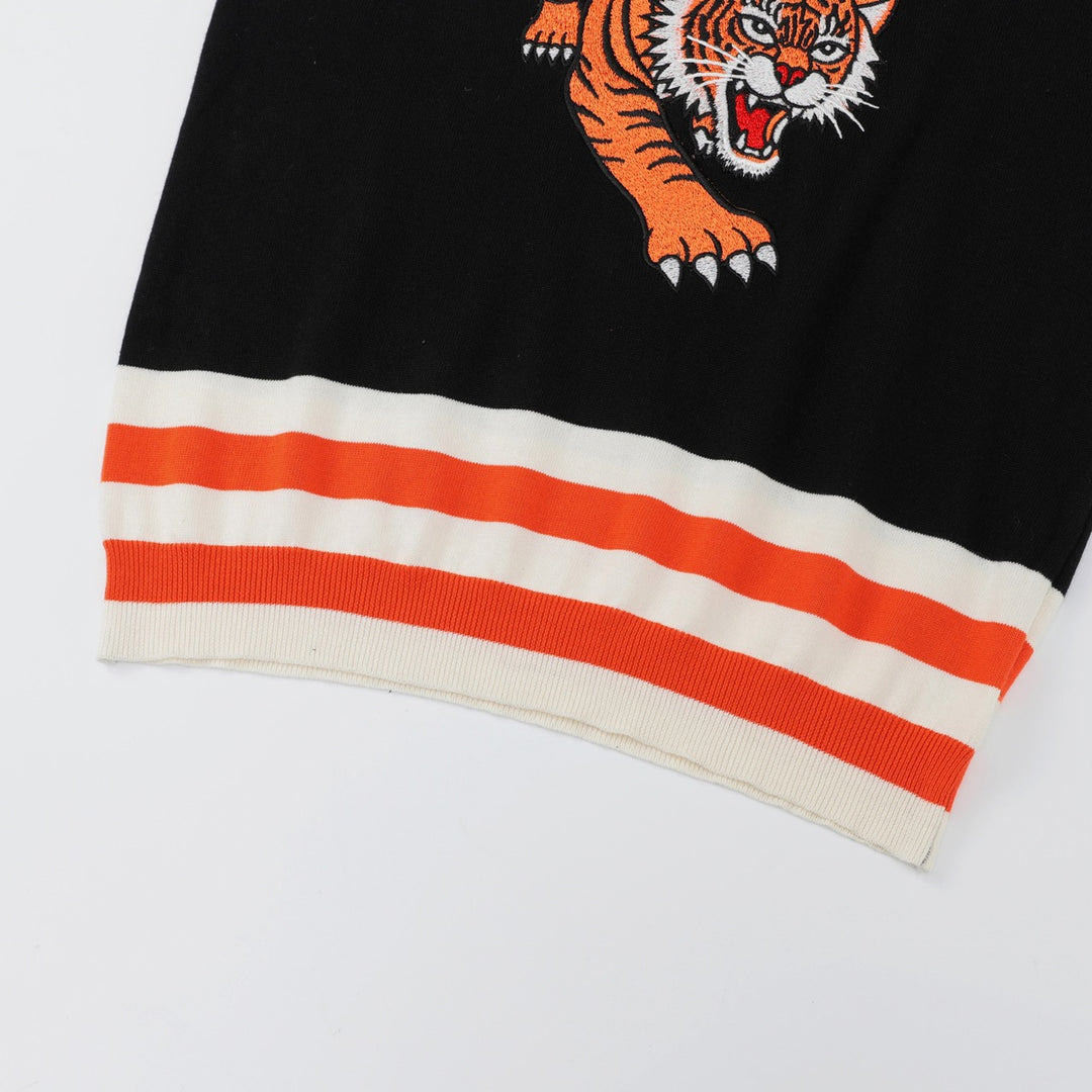 Men's Vintage Black Animal Embroidery Classic Knitwear