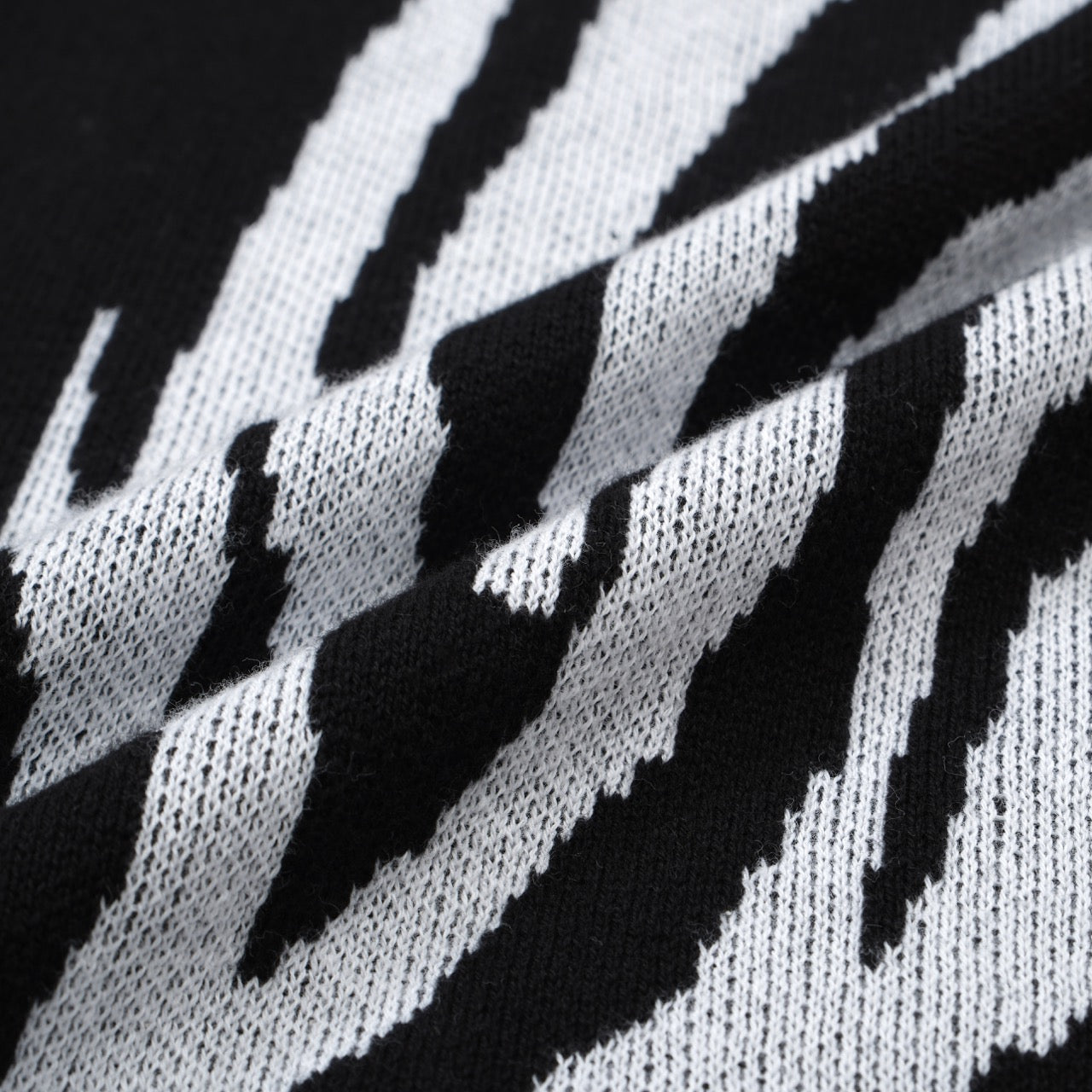 OXKNIT Men Vintage Clothing 1960s Mod Style Casual Zebra Pattern Black Knit Retro Polo Contains Pocket
