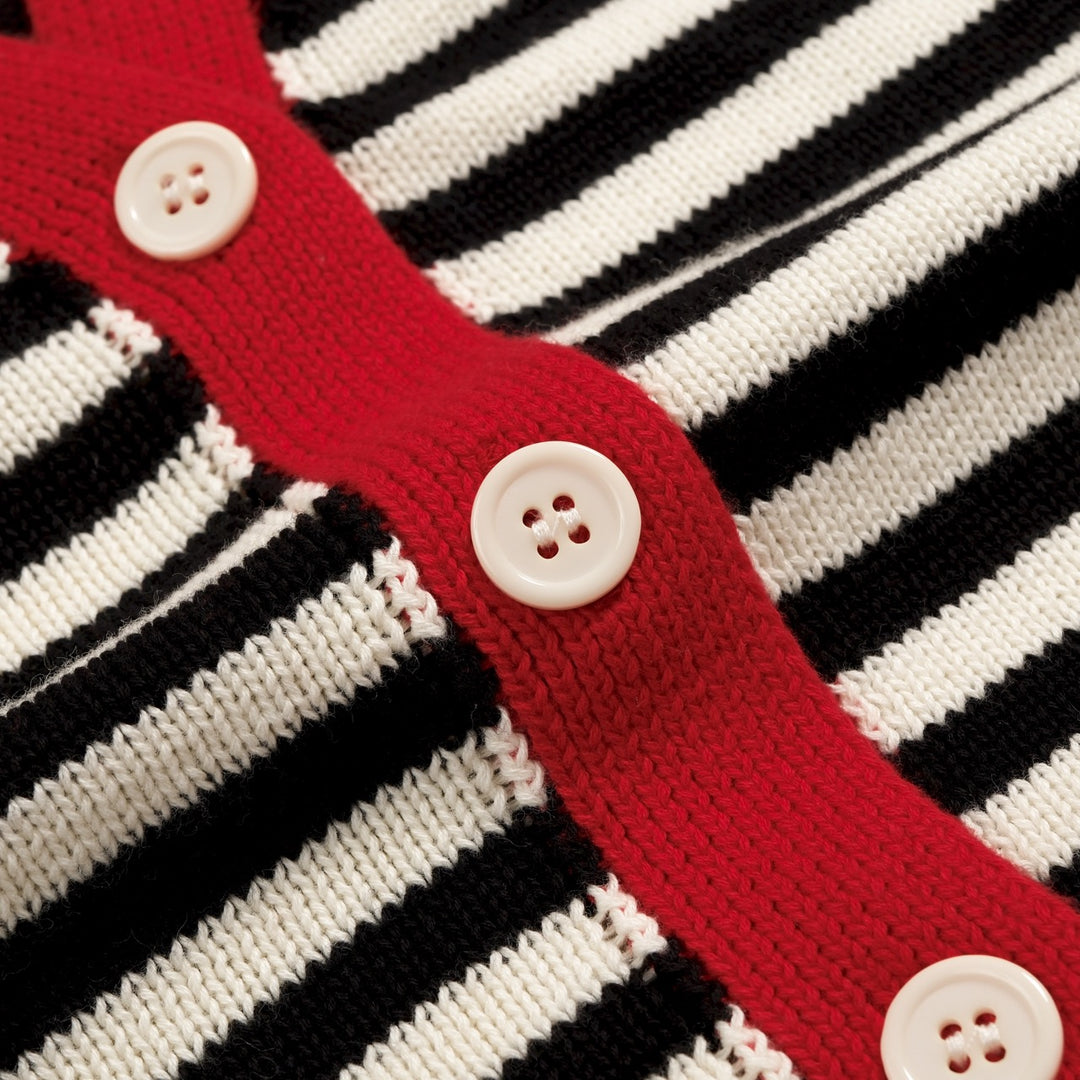 Cardigan de Malha Bege com Risca e Coração Bordado para Mulher