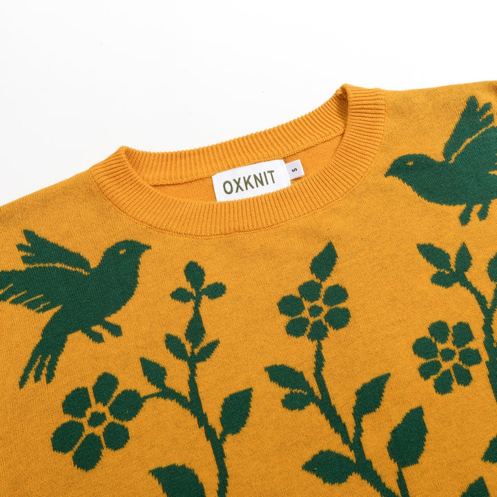 Suéter de punto jacquard vintage mostaza para mujer con arte folclórico, flores y pájaros
