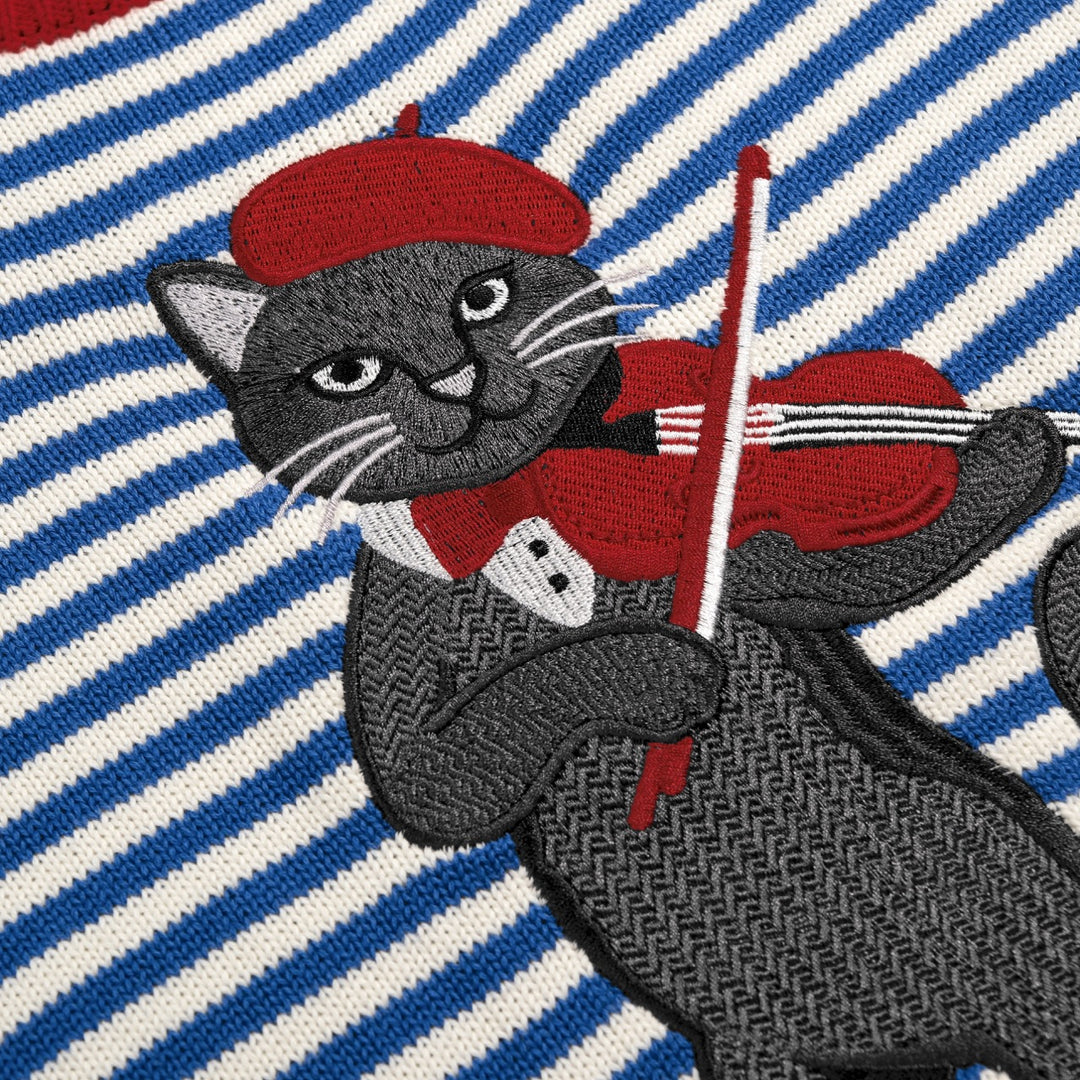 Malha feminina azul às riscas com bordado de gato e violino