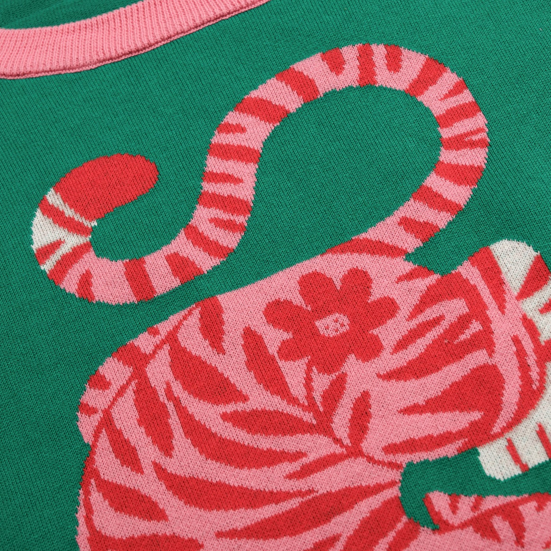 Camisola Retro Feminina com Gráfico de Tigre - Design de Jess Miller