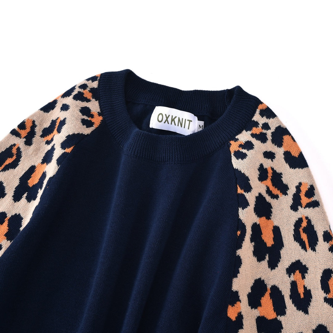 Pull en maille bleu marine pour femme à imprimé léopard des années 70 avec boutons contrastants