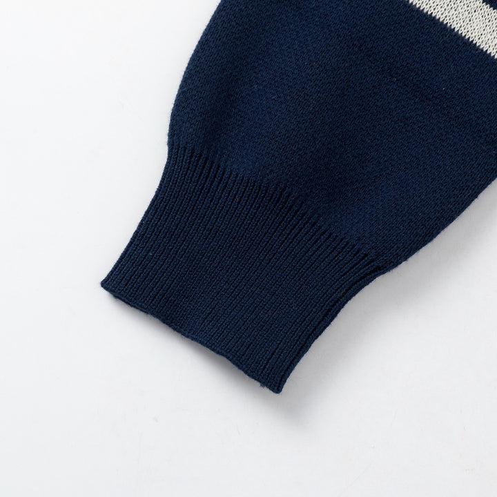 Maglione da donna blu navy anni '60 a righe nautiche con scollo a V stile collegiale
