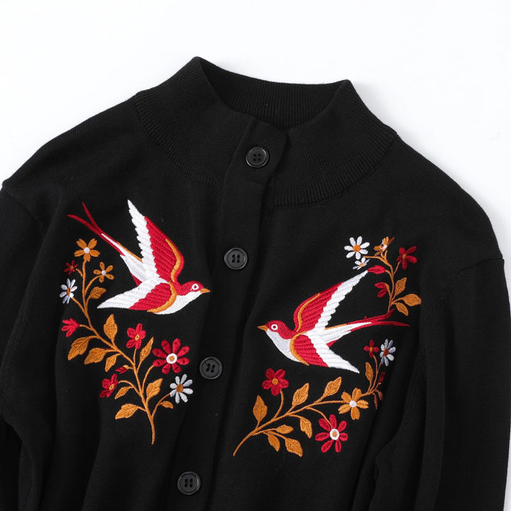 Damen Vintage Strickjacke mit Schwalben- und Blumenstickerei