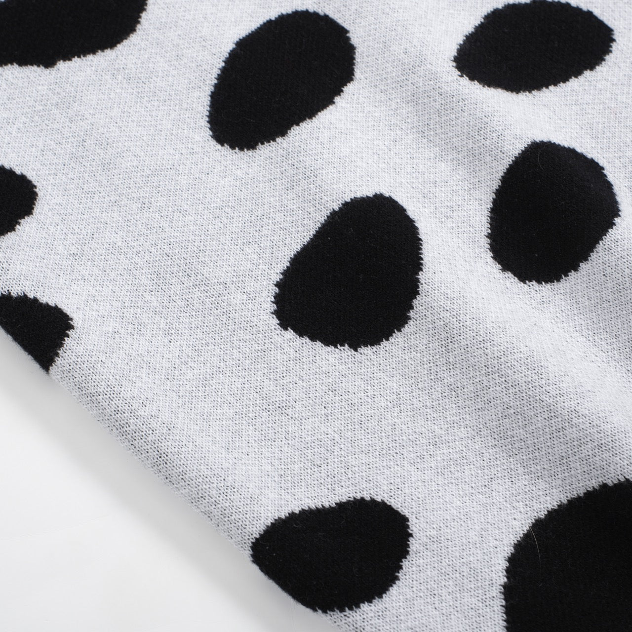 Men's White Knitted Polo Shirts With Black Dot